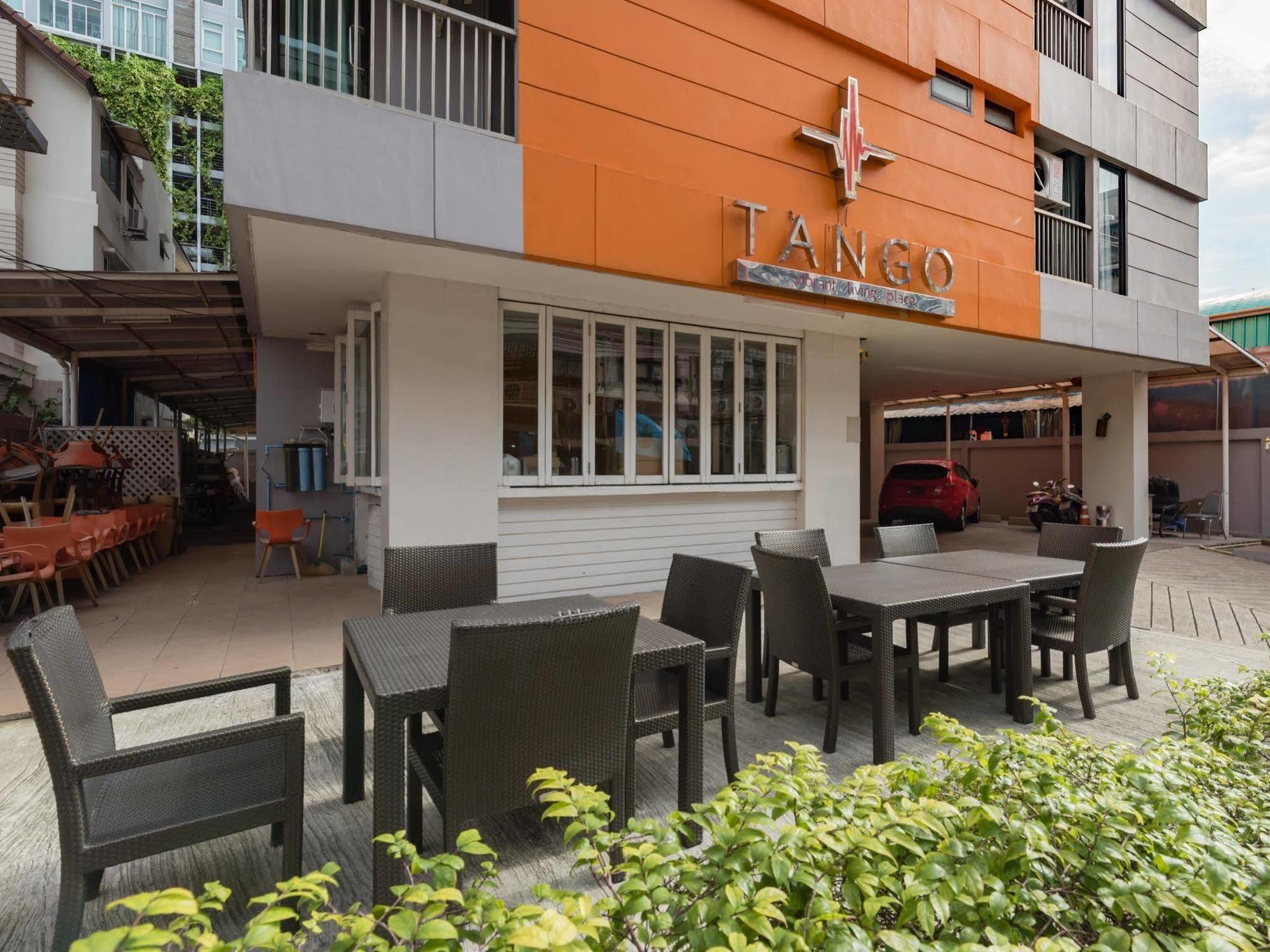 Tango Vibrant Living Hotel - SHA Extra Plus Bangkok Exterior foto